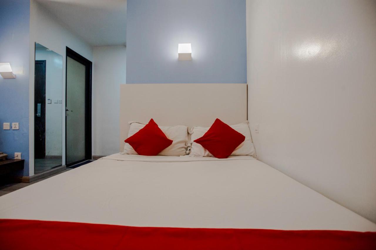 Oyo 666 Mc Hotel Fairview Quezon City Exteriér fotografie