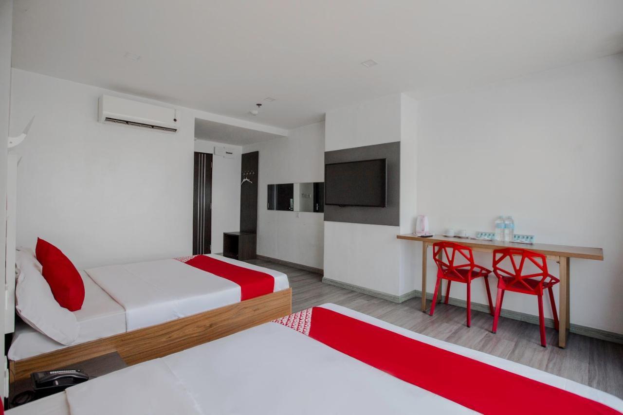 Oyo 666 Mc Hotel Fairview Quezon City Exteriér fotografie