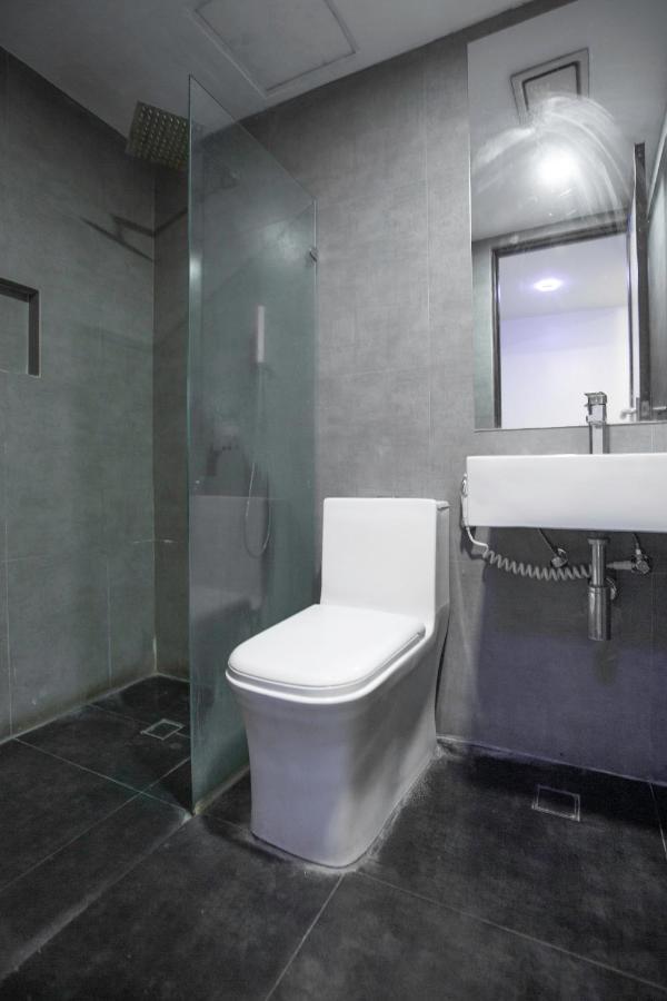 Oyo 666 Mc Hotel Fairview Quezon City Exteriér fotografie