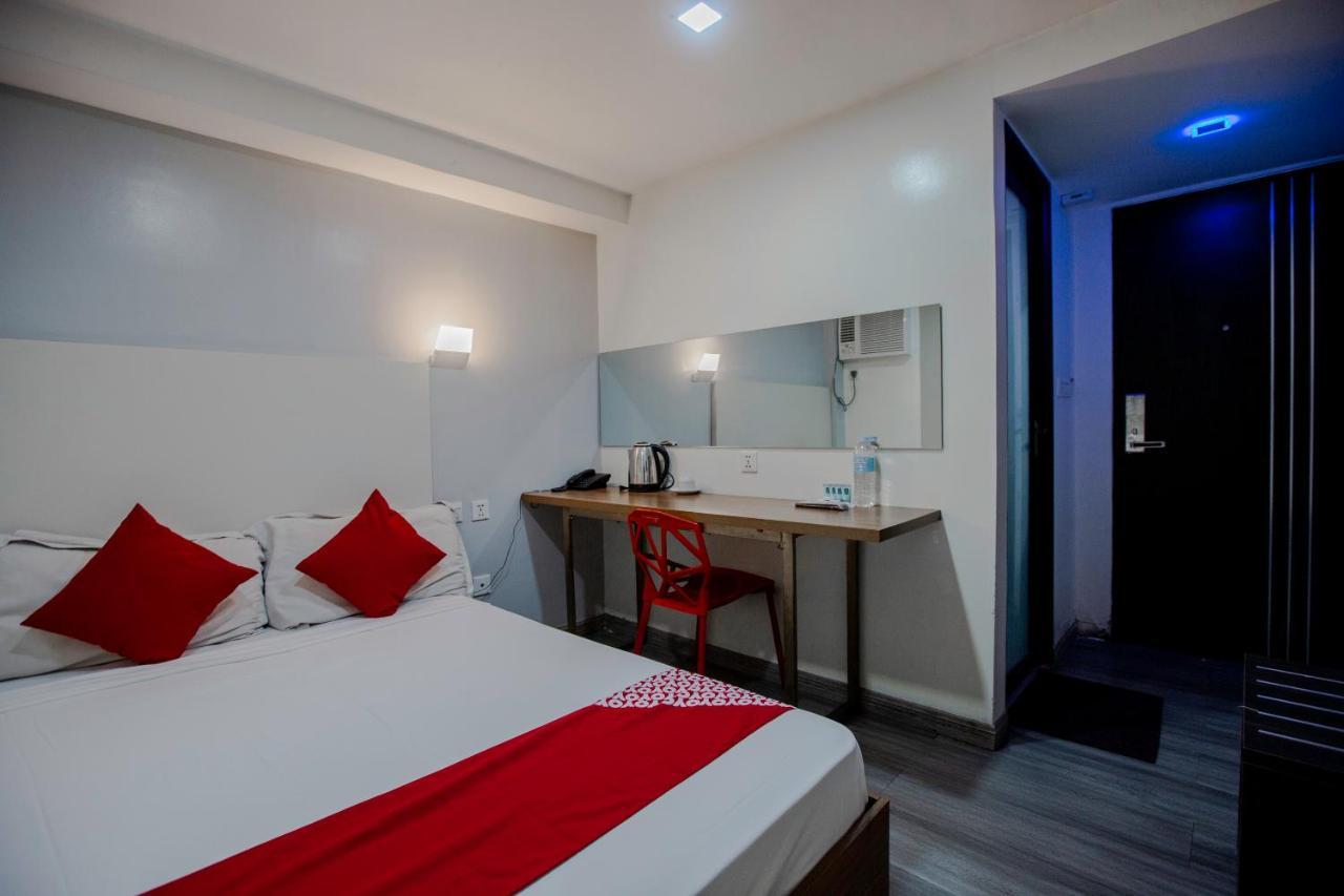 Oyo 666 Mc Hotel Fairview Quezon City Exteriér fotografie