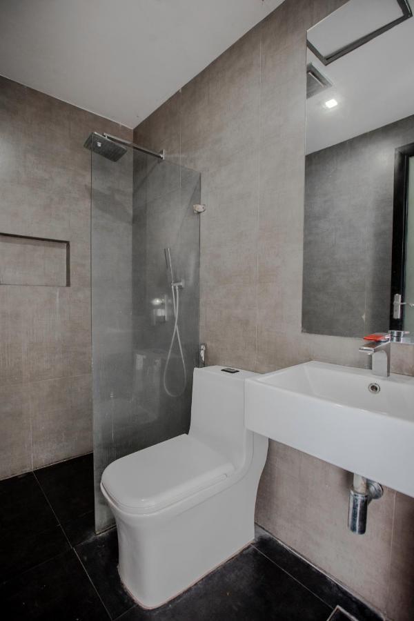 Oyo 666 Mc Hotel Fairview Quezon City Exteriér fotografie
