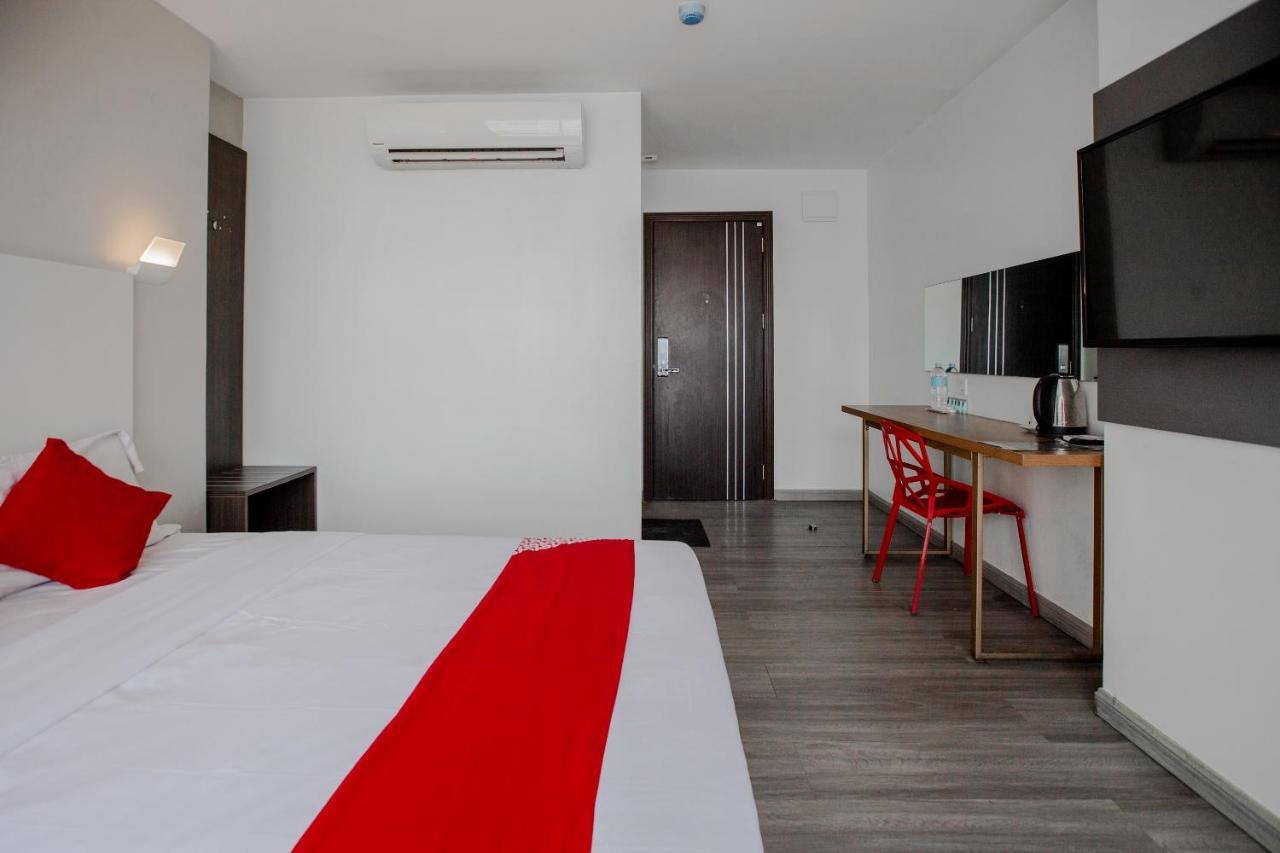 Oyo 666 Mc Hotel Fairview Quezon City Exteriér fotografie
